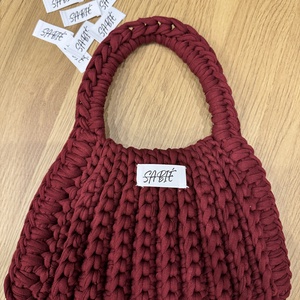 Horgolt SABIÉ burgundiszínű kézi- és válltáska - táska & tok - kézitáska & válltáska - válltáska - Meska.hu