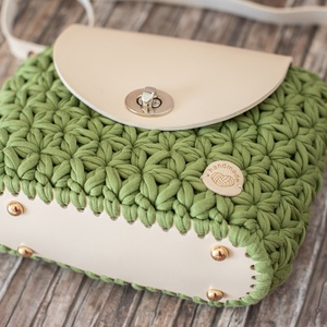 egyedi horgolt crossbody táska - táska & tok - kézitáska & válltáska - vállon átvethető táska - Meska.hu