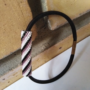 Sötétbarna- pasztell lila karkötő BŐRBŐL!, Ékszer, Karkötő, Karperec, Ékszerkészítés, Gyöngyfűzés, gyöngyhímzés, MESKA