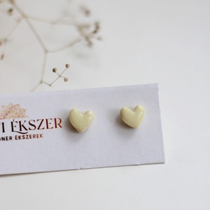 Pasztell sárga szív alakú gomb fülbevaló, Ékszer, Fülbevaló, Pötty fülbevaló, Ékszerkészítés, Gyurma, MESKA