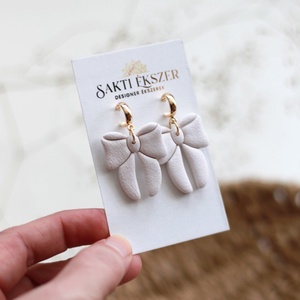Tört fehér nagy masnis függő fülbevaló, Ékszer, Fülbevaló, Lógó fülbevaló, Ékszerkészítés, Gyurma, MESKA