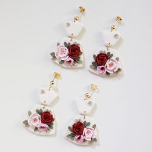 Virágos függő fülbevaló - ékszer - fülbevaló - lógó fülbevaló - Meska.hu