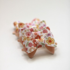 Barack virágos mini hajcsat - Meska.hu