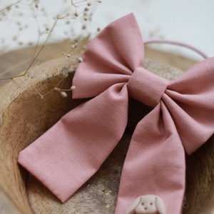 Sötét rózsaszín nyuszis hajgumi - ruha & divat - hajdísz & hajcsat - hajgumi - Meska.hu