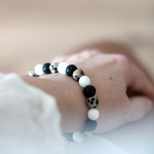 Érezd jól magad karkötő 8mm, Ékszer, Karkötő, Ásványkarkötő, Gyöngyfűzés, gyöngyhímzés, MESKA