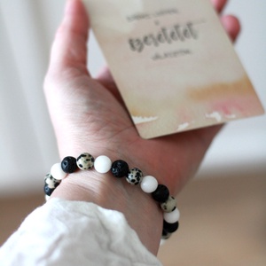 Érezd jól magad karkötő 8mm - ékszer - karkötő - ásványkarkötő - Meska.hu