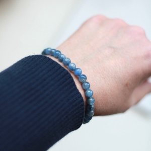Kianit nyugalom karkötő 6mm - ékszer - karkötő - ásványkarkötő - Meska.hu