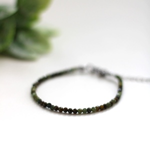 Turmalin verdelit kapcsos ásvány karkötő - ékszer - karkötő - gyöngyös karkötő - Meska.hu