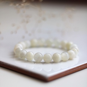 Hold energiája holdkő ásványkarkötő - ékszer - karkötő - gyöngyös karkötő - Meska.hu