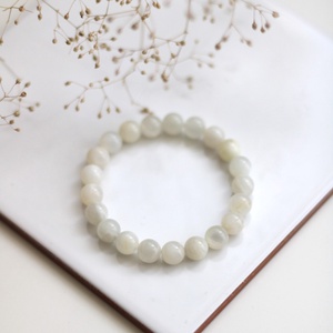 Hold energiája holdkő ásványkarkötő - ékszer - karkötő - gyöngyös karkötő - Meska.hu