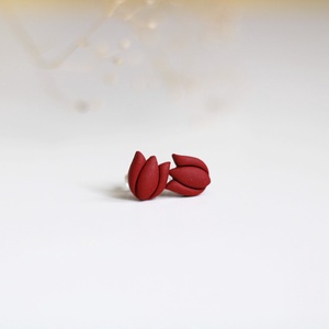 Bordó tulipán gomb fülbevaló - ékszer - fülbevaló - pötty fülbevaló - Meska.hu