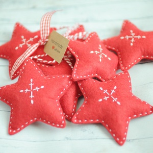 Karácsonyi filc díszek, piros csillagok , Karácsony, Karácsonyi lakásdekoráció, Karácsonyfadíszek, Varrás, MESKA