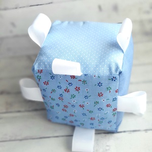 Babaköszöntő BLUEFLOWER, babalátogató ajándék, cumilánc, rágóka, minky, babakocka, cumitartó - játék & sport - babalátogató ajándékcsomag - Meska.hu