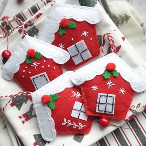 Karácsonyi bababarát filc díszek, házikók, Karácsony, Karácsonyi lakásdekoráció, Karácsonyfadíszek, Varrás, MESKA