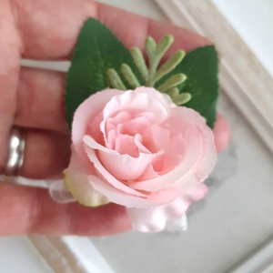 Csuklódísz és kitűző PINKROSES - esküvő - ékszer - karkötő & csuklódísz - Meska.hu