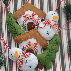 Bababarát karácsonyi filc díszek, Hóember, házikó, fenyőfa - Meska.hu