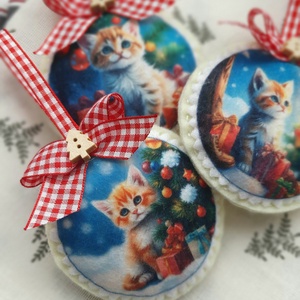 Bababarát karácsonyi filc díszek, cicák - karácsony - karácsonyi lakásdekoráció - karácsonyfadíszek - Meska.hu