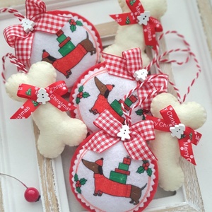 Bababarát karácsonyi filc díszek, tacsik és csontok - karácsony - karácsonyi lakásdekoráció - karácsonyfadíszek - Meska.hu