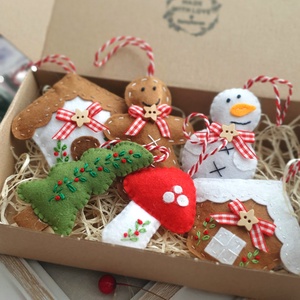 Bababarát karácsonyi filc díszek, Hóember, házikó, fenyőfa, Karácsony, Karácsonyi lakásdekoráció, Karácsonyfadíszek, Varrás, MESKA