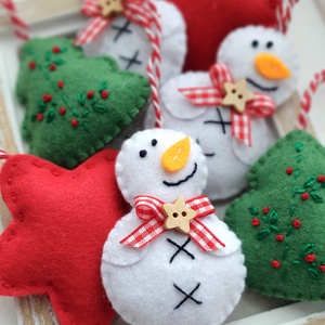 Bababarát karácsonyi filc díszek, Hóember, csillag, fenyőfa - karácsony - karácsonyi lakásdekoráció - karácsonyfadíszek - Meska.hu