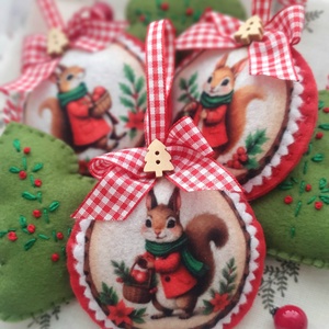 Bababarát karácsonyi filc díszek, mókusok és fenyők - karácsony - karácsonyi lakásdekoráció - karácsonyfadíszek - Meska.hu