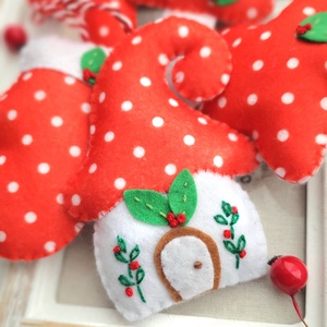 Bababarát karácsonyi filc díszek, pöttyös , Karácsony, Karácsonyi lakásdekoráció, Karácsonyfadíszek, Varrás, MESKA