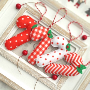 Bababarát karácsonyi filc díszek, pöttyös  - karácsony - karácsonyi lakásdekoráció - karácsonyfadíszek - Meska.hu