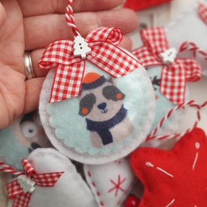 Bababarát karácsonyi filc díszek, mikulás, házikó, norvégmintás, skandináv,  - karácsony - karácsonyi lakásdekoráció - karácsonyfadíszek - Meska.hu Bababarát karácsonyi filc díszek, mikulás, házikó, norvégmintás, skandináv,  - karácsony - karácsonyi lakásdekoráció - karácsonyfadíszek - Meska.hu