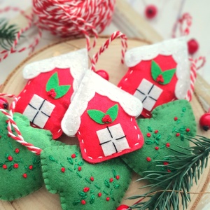 Bababarát karácsonyi filc házikók és hímzett fenyőfák - Meska.hu