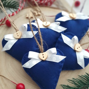 Karácsonyi filc szívek, indigókk - Meska.hu