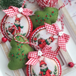 Bababarát karácsonyi filc díszek, cicák - karácsony - karácsonyi lakásdekoráció - karácsonyfadíszek - Meska.hu