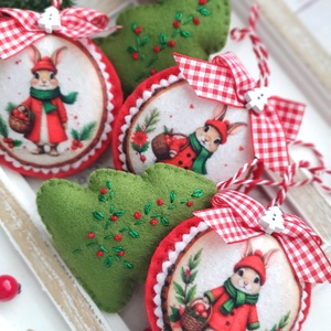 Bababarát karácsonyi filc díszek, cicák - karácsony - karácsonyi lakásdekoráció - karácsonyfadíszek - Meska.hu