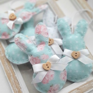 Nyuszis barkadíszek, húsvéti díszek, filcdíszek, virágos, nyuszi - ünnepi díszek, dekorációk - húsvéti díszek és dekorációk - húsvéti tojásfadíszek - Meska.hu