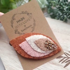 Levél formájú gyapjúfilc bross, kitűző - Meska.hu