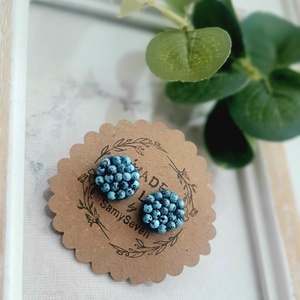 Gyöngyös gyapjúfilc fülbevaló, ékszer, ajándék , Ékszer, Fülbevaló, Pötty fülbevaló, Ékszerkészítés, Gyöngyfűzés, gyöngyhímzés, MESKA