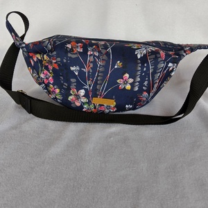 Kínai cseresznyevirágok testtáska/övtáska - táska & tok - övtáska - Meska.hu