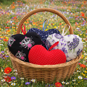  Szivecske alakú kispárna tönkölypelyva és levendula töltettel-Több minta! - Meska.hu