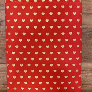 Piros alapon arany szívecskés !   , Könyv & Zene, Könyvtok, Varrás, MESKA