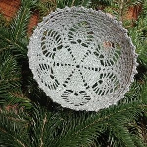 Horgolt kosár - karácsony - karácsonyi lakásdekoráció - ünnepi asztaldekoráció - Meska.hu