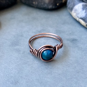 SaraZ // Inner Ember gyűrű színezett tigrisszemmel - ékszer - gyűrű - gyöngyös gyűrű - Meska.hu