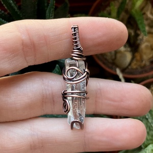 SaraZ // Crystal Ward medál választható lánccal - ékszer - nyaklánc - medál - Meska.hu