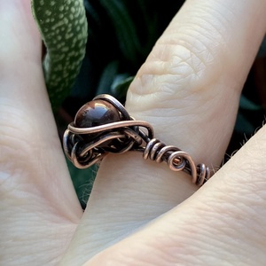 SaraZ // Earthbound Sigil gyűrű bikaszemmel - ékszer - gyűrű - fonódó gyűrű - Meska.hu