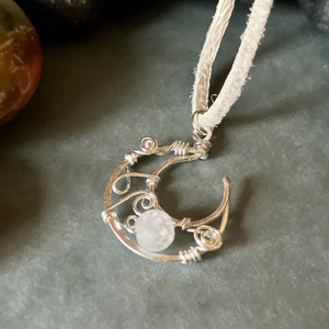 SaraZ // Lunar Circle nyaklánc hegyikristállyal - ékszer - nyaklánc - medálos nyaklánc - Meska.hu