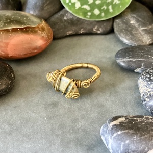 SaraZ // Nomad Relics gyűrű riolittal - ékszer - gyűrű - fonódó gyűrű - Meska.hu