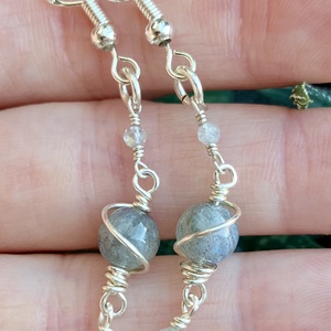 SaraZ // Planet Bloom fülbevaló labradorittal - ékszer - fülbevaló - lógó fülbevaló - Meska.hu