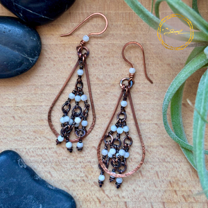 SaraZ // Ivory Whisper fülbevaló, Ékszer, Fülbevaló, Lógó fülbevaló, Ékszerkészítés, MESKA