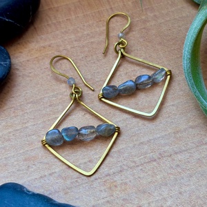 SaraZ // Forest Geometry fülbevaló labradorittal - ékszer - fülbevaló - lógó fülbevaló - Meska.hu