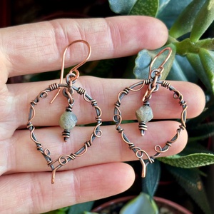 SaraZ // Forest Drop fülbevaló labradorittal - ékszer - fülbevaló - lógó fülbevaló - Meska.hu