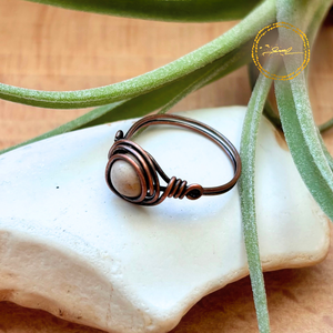 SaraZ // Inner Ember gyűrű mookait jáspissal, Ékszer, Gyűrű, Gyöngyös gyűrű, Ékszerkészítés, MESKA