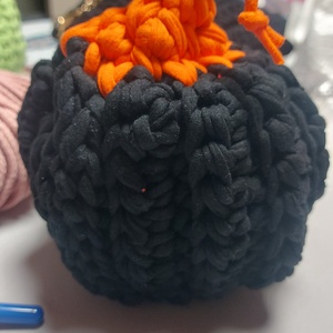 Horgolt halloween tök - dísz  - otthon & életmód - dekoráció - halloween - halloweeni ajtódíszek és ablakdíszek - Meska.hu Horgolt halloween tök - dísz  - otthon & életmód - dekoráció - halloween - halloweeni ajtódíszek és ablakdíszek - Meska.hu